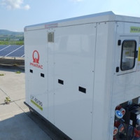 Baterie už nejsou jen doplněk fotovoltaiky. Roste význam i mobilních úložišť